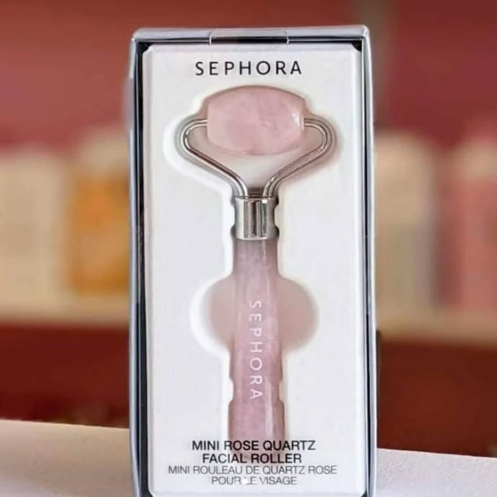 SEPHORA ROSE QUARTZ FACIAL ROLLER. BRAND NEW IN BOX. YOUNGER LOOKING SKIN!